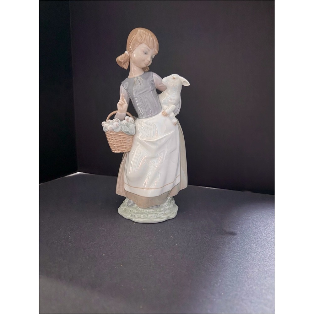 Lladro Pastel Girl with Lamb Figurine in White, Cream, Tan, Gray